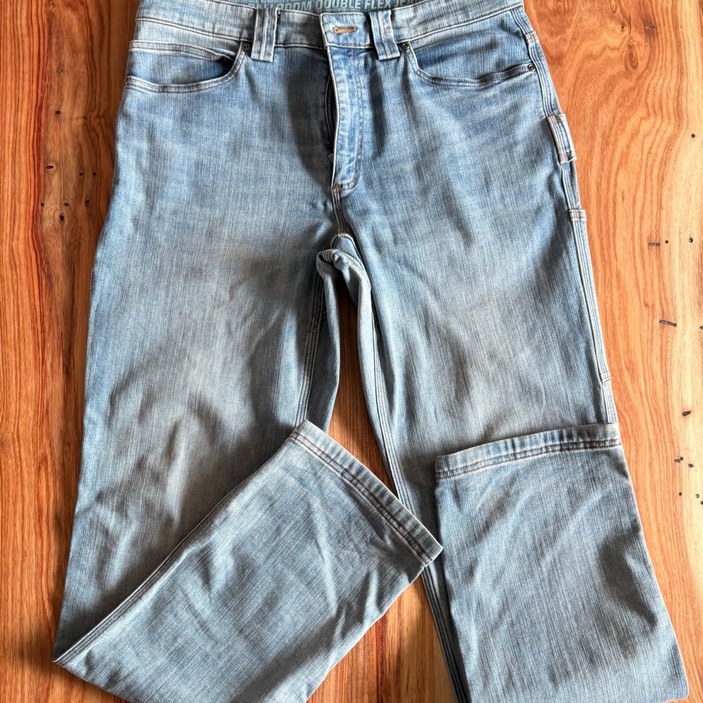 Duluth Trading Co Relaxed Fit Men’s Jeans - Light Blue